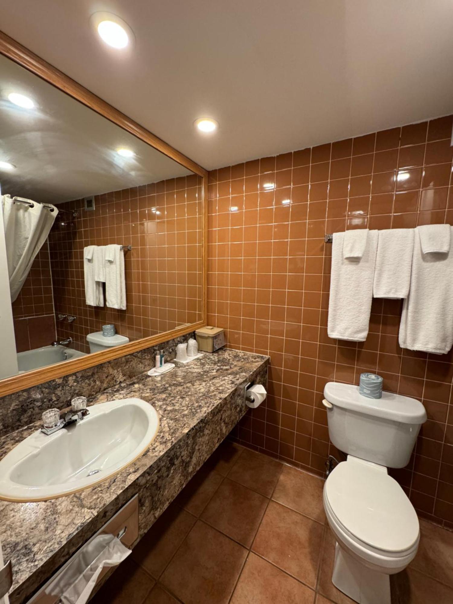 Travelodge By Wyndham Winnipeg Airport Eksteriør billede